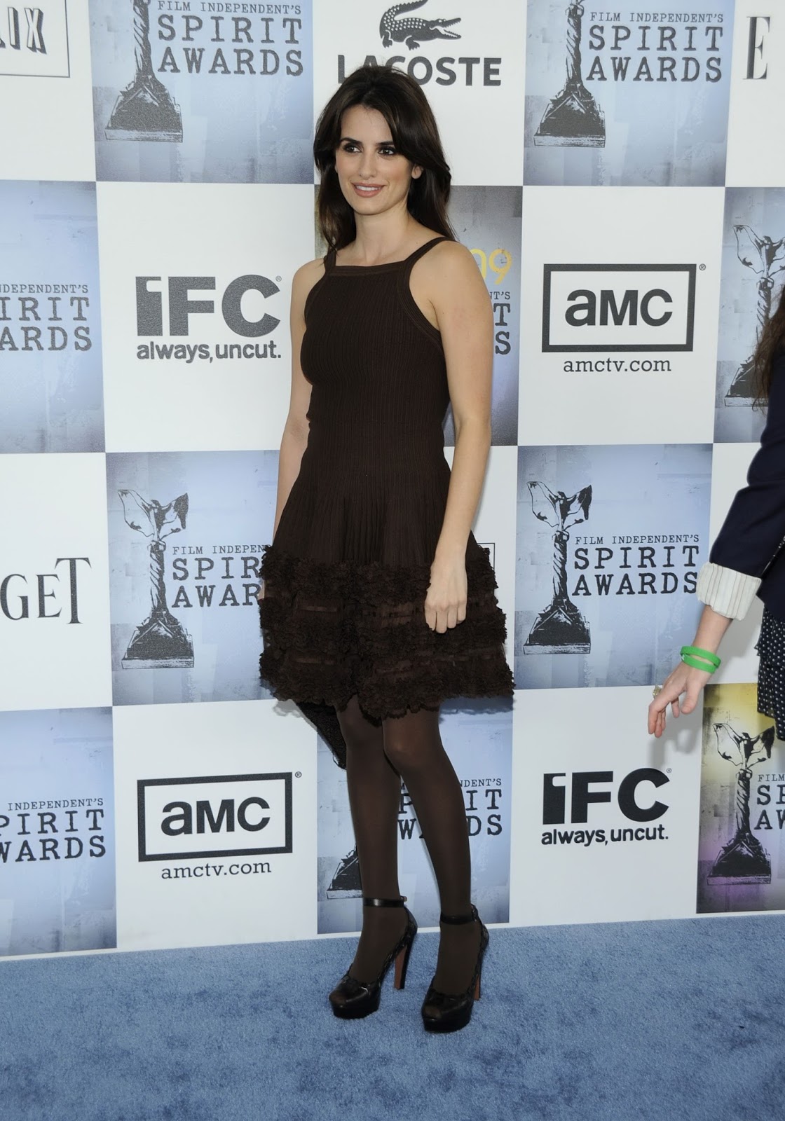celebrity-legs-and-feet-in-tights-penelope-cruz-s-legs-and-feet-in