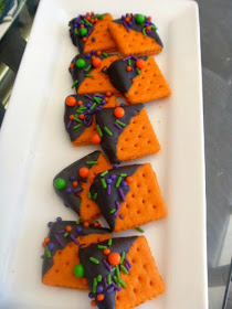 Need some last minute Halloween treats that are simple and quick?  I have 3 for you that you can make in a jiffy, and they are TOTALLY CUTE! - Slice of Southern