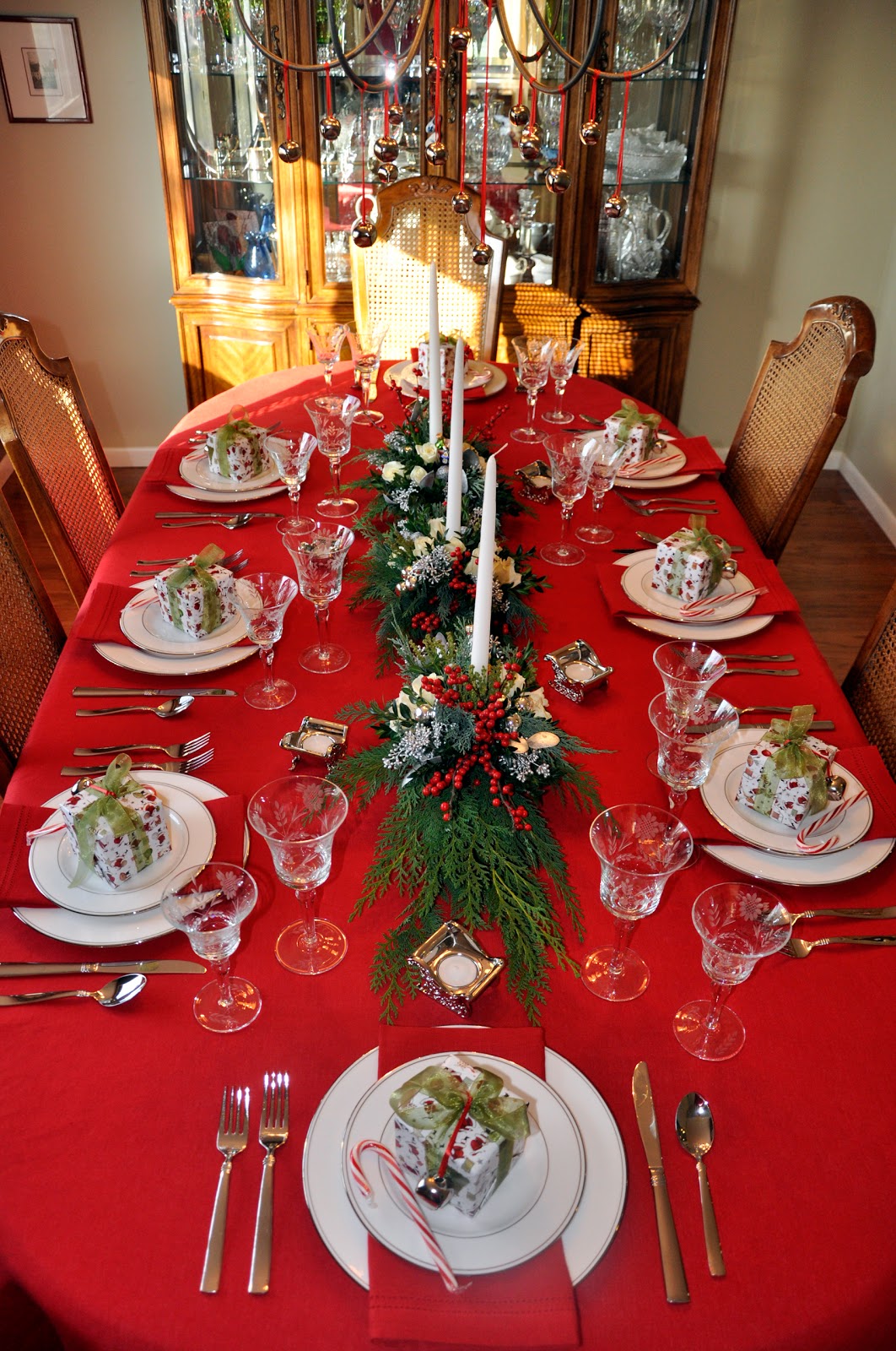 Dreams and Epiphanies: Christmas Eve Tablescape: Santa Claus is Coming ...