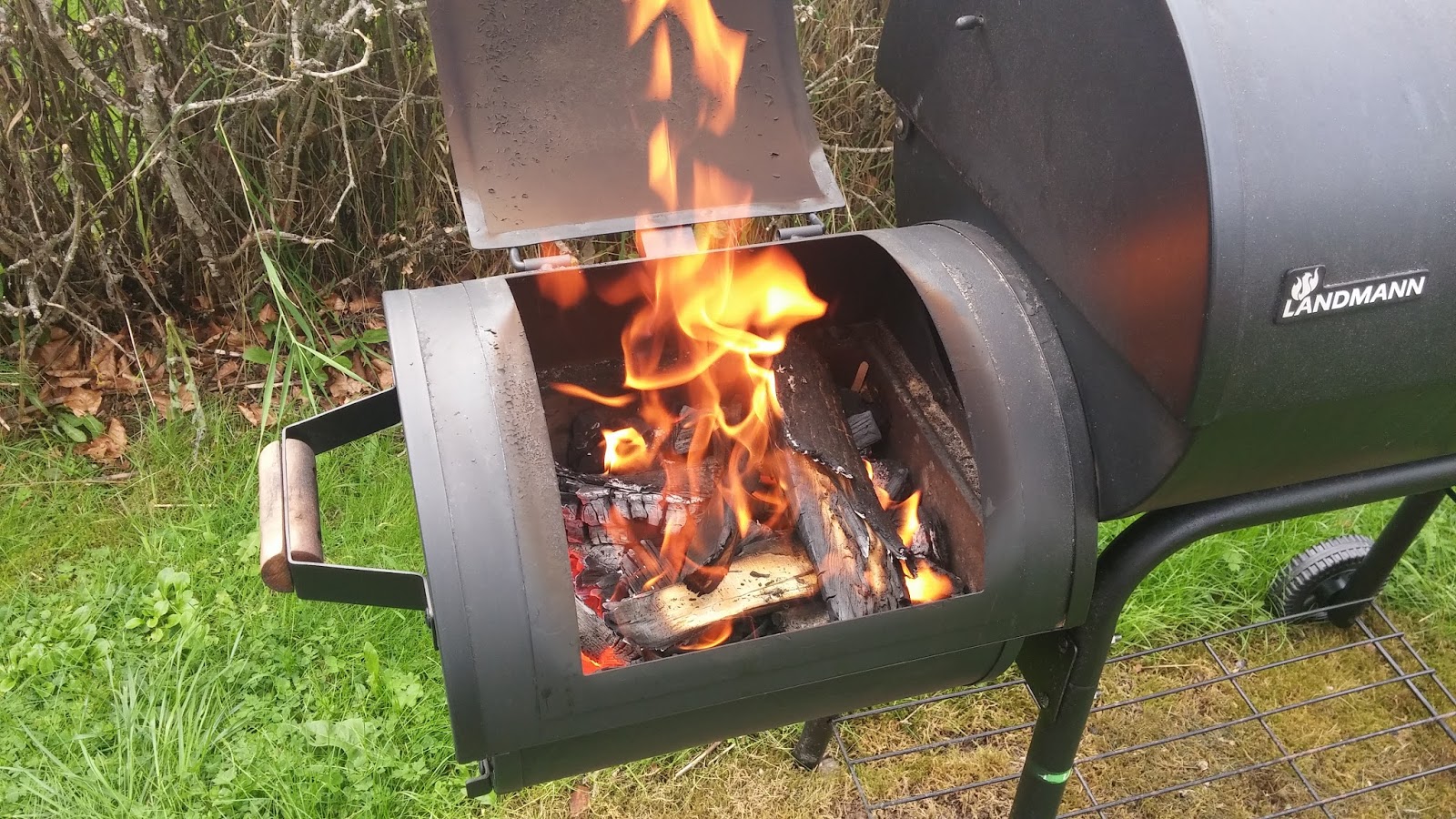 Hur Grillar Man Med Kol Jimps Grill: Vad lägger jag helst på röken?