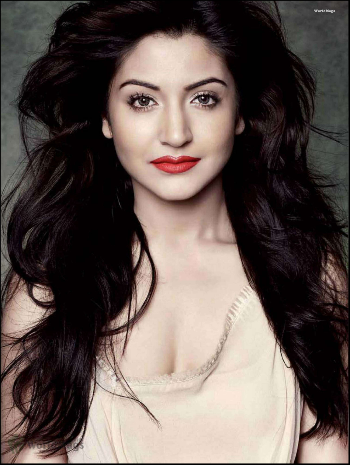 http://4.bp.blogspot.com/-8JN641T-D7s/ThQSDYMZMHI/AAAAAAAAEEg/usMUodkO3pc/s1600/Anushka-Sharma-Maxim-India-hot.jpg