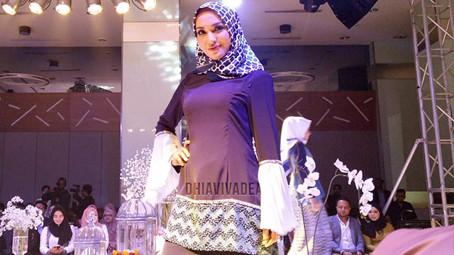Anzalna Nasir Tampil Manis Bertudung Di Fashion Show Zacheela 18