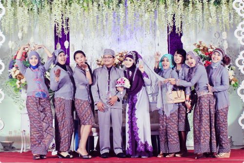 gaun pesta seragam keluarga pengantin