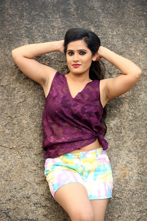 Sri Anusha at Nuvvenduku Nachave Sailaja opening