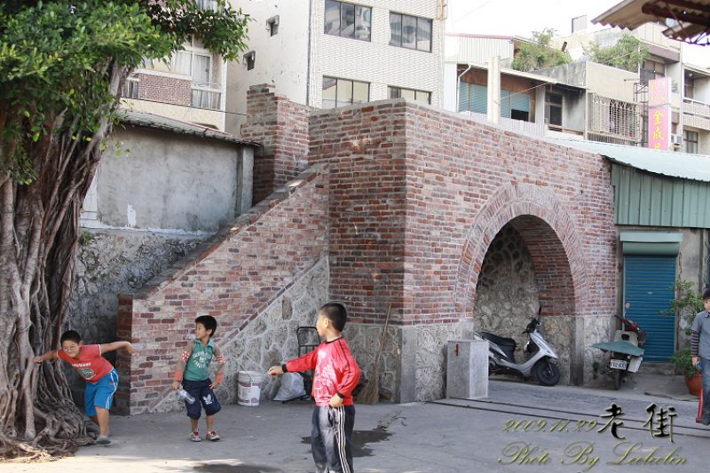 老古石街|台南信義街|老古石門|兌悅門|台灣府城大西門|集福宮|百年古井