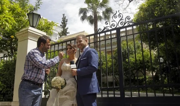 Γαμπρός και νύφη στο Μέγαρο Μαξίμου! (ΦΩΤΟ & ΒΙΝΤΕΟ)
