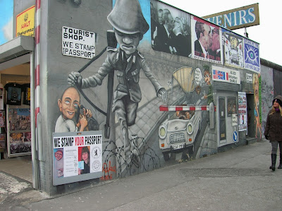 East Side Gallery, Muro de Berlín, Berlin, Alemania, round the world, La vuelta al mundo de Asun y Ricardo, mundoporlibre.com