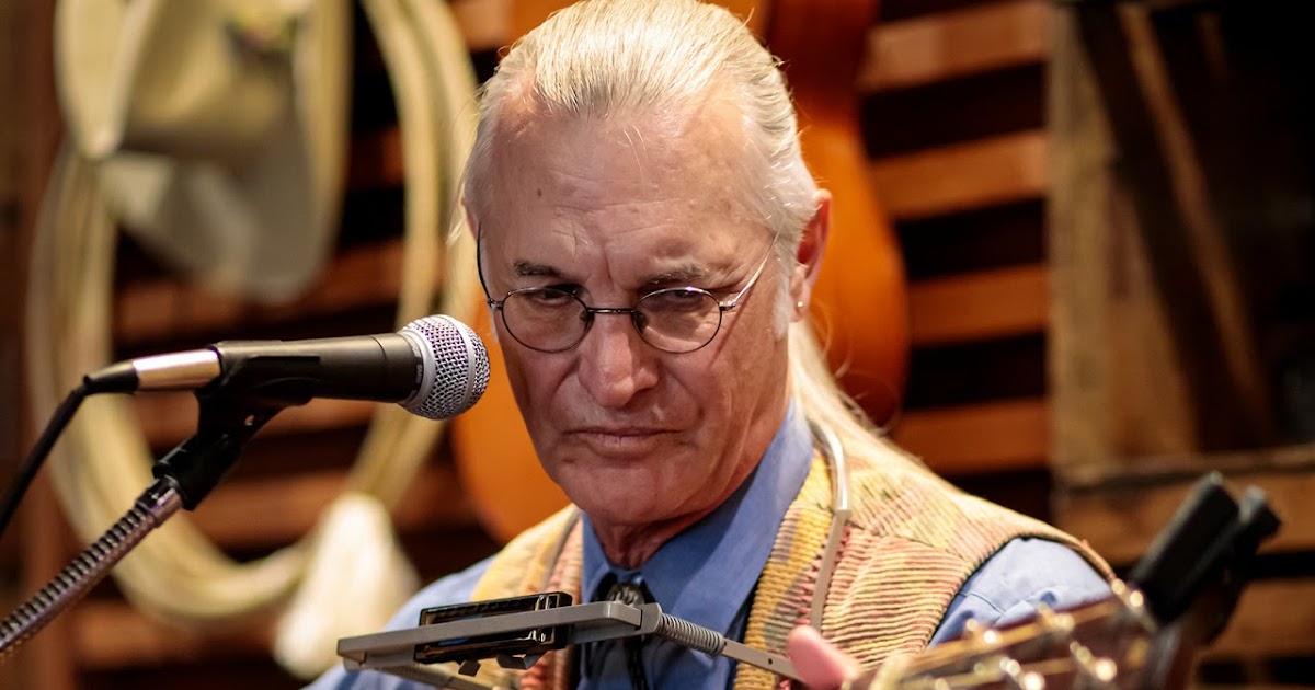 Bob Rose performing at the Simply Pho House in Marble Falls, Texas