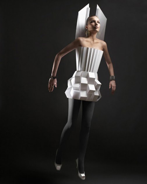 Kristine Blogs new: Paper Dresses by Alexandra Zaharova & Ilya Plotnikov