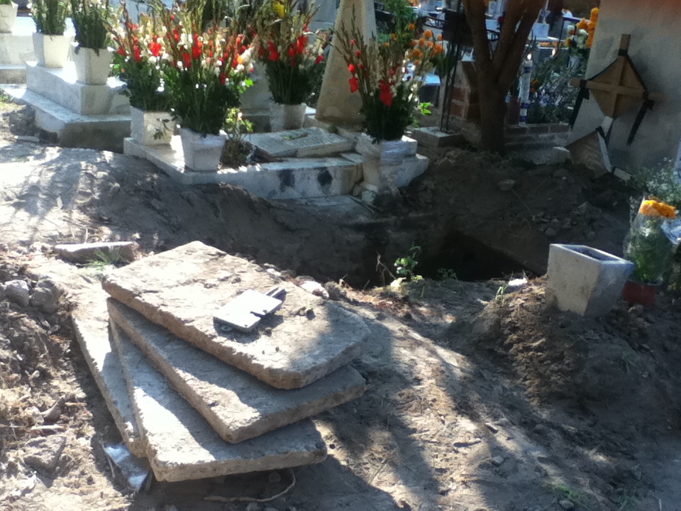 Ciudad DFctuosa Tumbas abiertas!!!