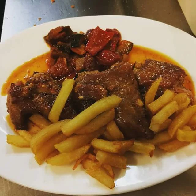Ternasco, un plato típico de la Fonda Roda. Falta la foto de los garbanzos.