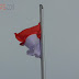 Bendera Merah Putih Tampak Gagal Naik Dengan Sempurna di Kabupaten Nias