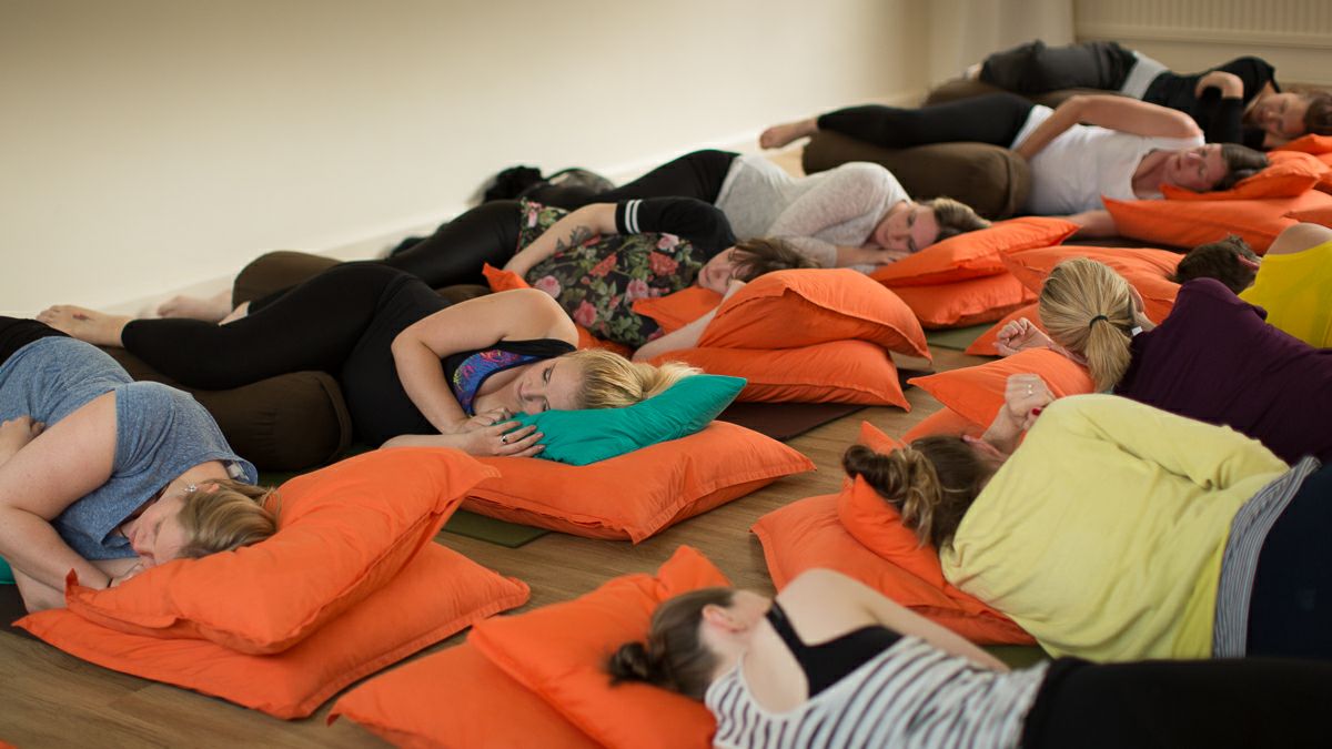 Getting back into yoga / Tea and blush