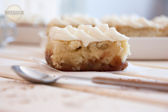 Bizcocho con canela y crema de vainilla
