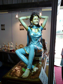 Aishwarya Rai statue at banglore