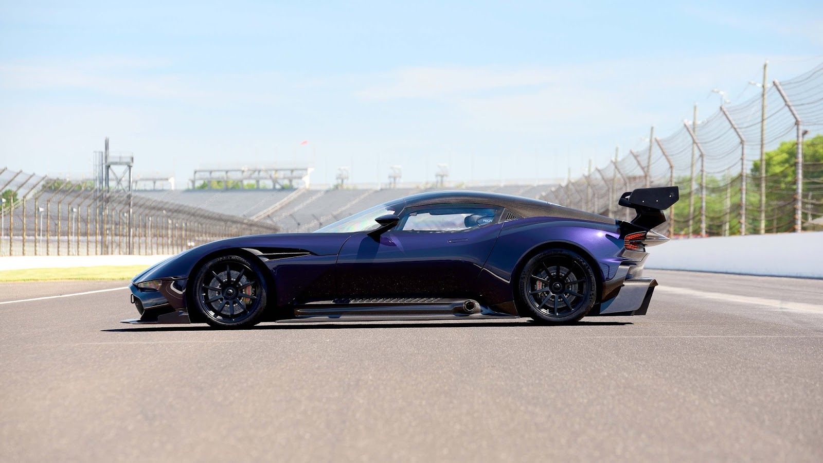 Carros Increibles Aston Martin Vulcan Especificaciones
