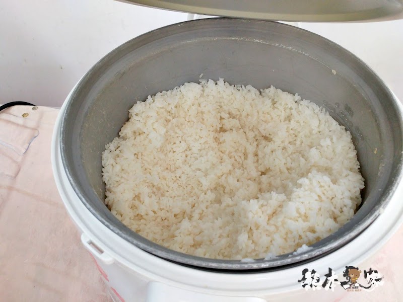 苗栗特色料理|飛牛餐廳|牧場起司酥、鮮奶饅頭酥好吃-還有素食、單點、團體合菜選擇