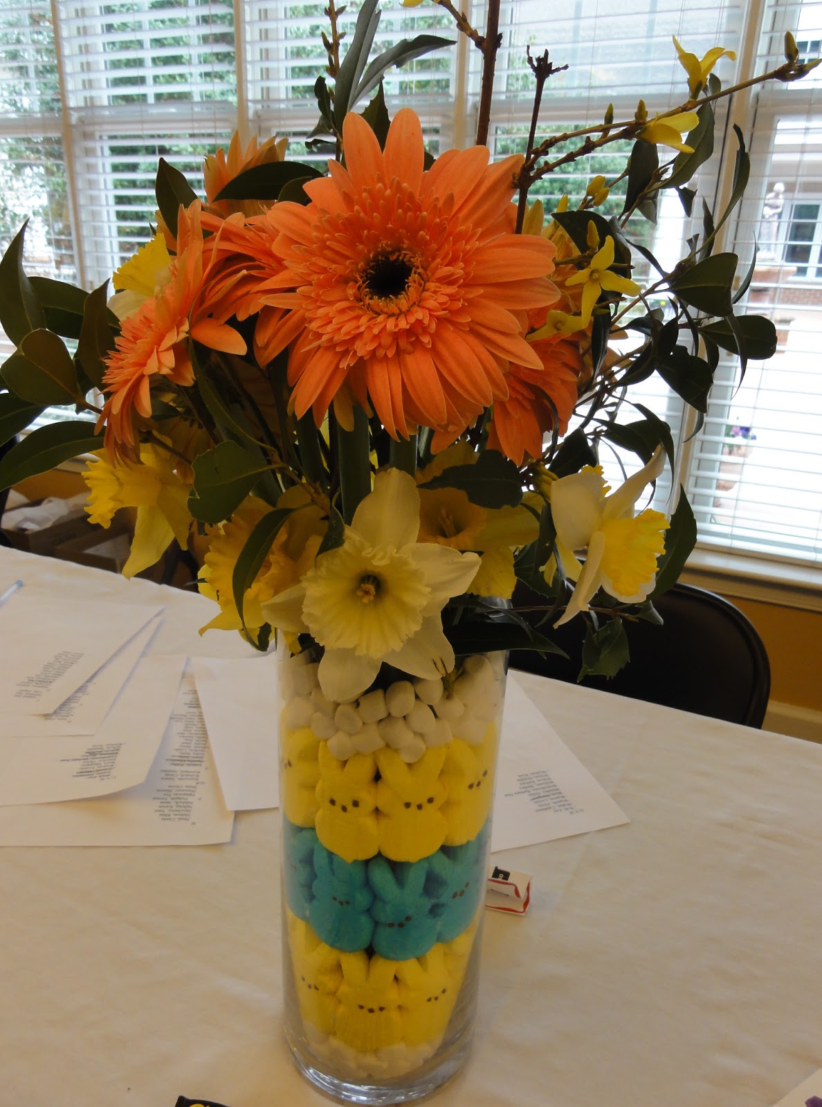 HappyHome Easy Easter Arrangement