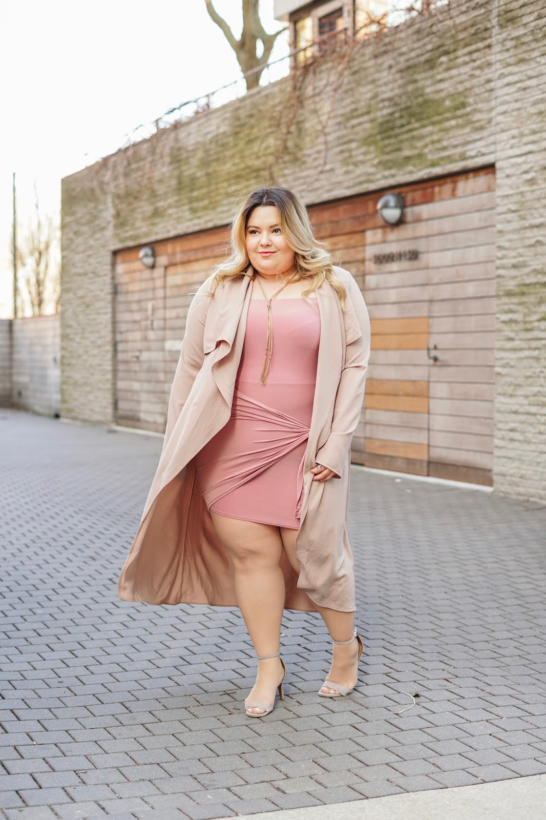 natalie Craig, natalie in the city, Chicago fashion blogger, plus size fashion blogger, Chicago model, petite plus size fashion, petite plus size model, chi town, affordable plus size fashion, curvy girls, fashion nova curve, fashion nova, mauve, plus size mini dress, trench coat, sexy plus size fashion, size 16, size 18