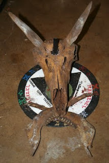 treading the crooked path: WitchBlood Working-Dark Moon:Unearthing the