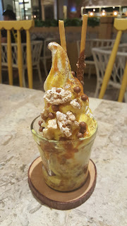 Le petit souffle Salted Egg Caramel Parfait