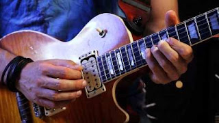 Hasil gambar untuk Kesalahan Gitaris Nomor Satu Saat Belajar Skala Gitar