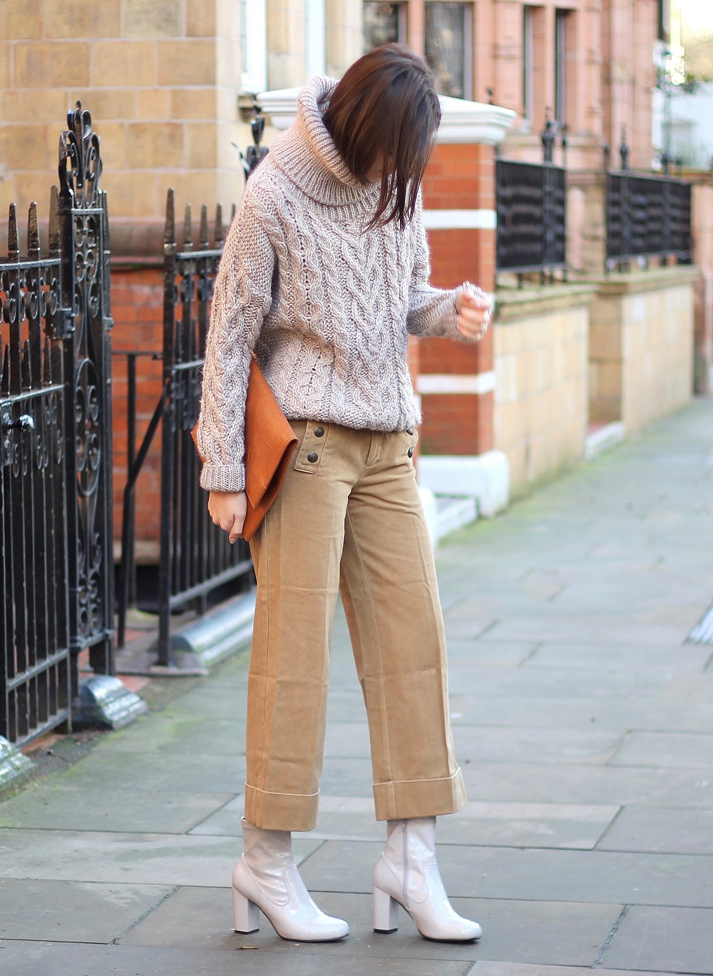peexo fashion blogger styling neutral outfit
