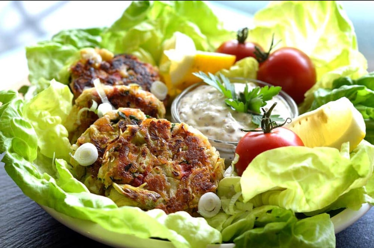 VEGAN ARTICHOKE CAKES WITH HOMEMADE TARTAR SAUCE Recipes Food