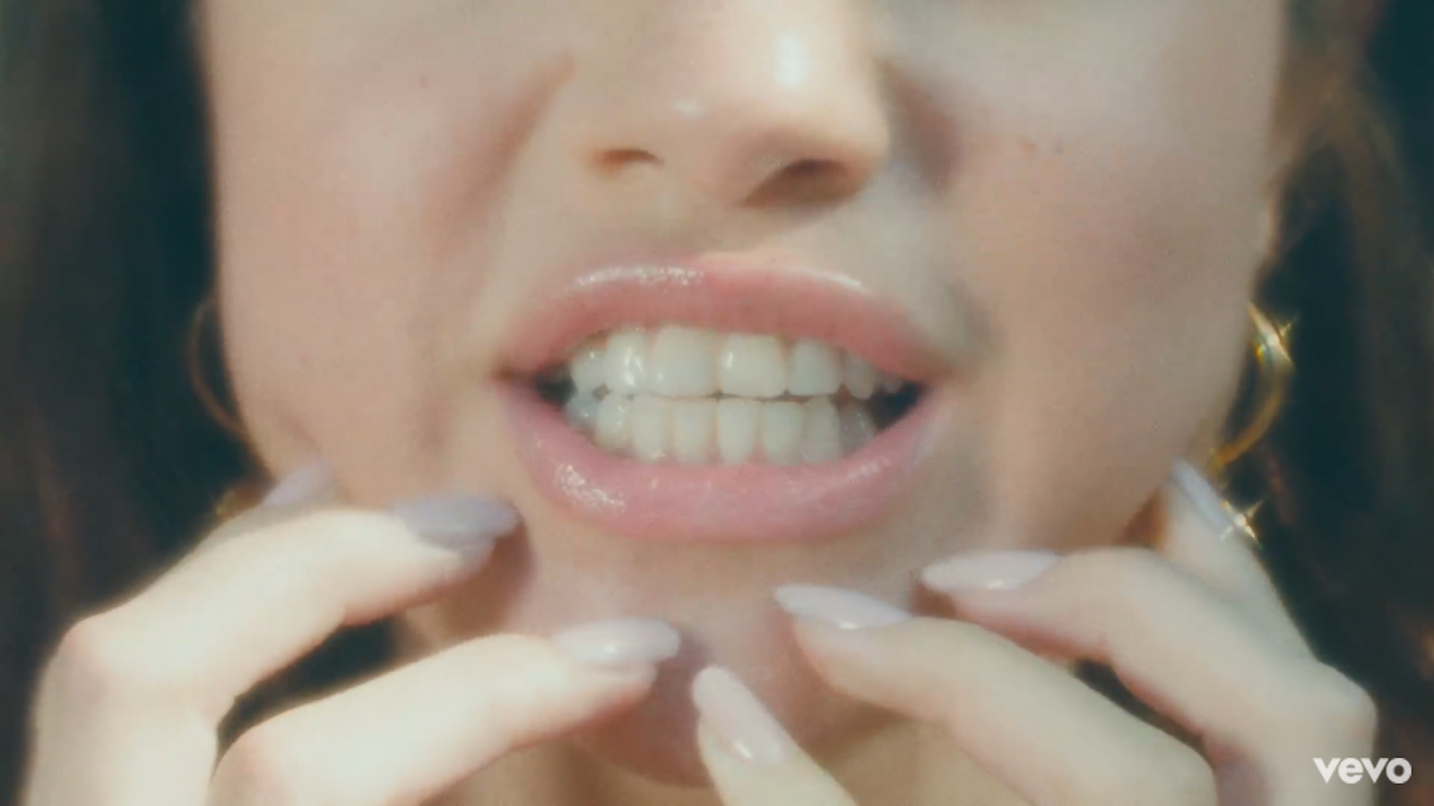 The 411 Dirt Did You Know Selena Gomez Has VENEERS?! *2019*