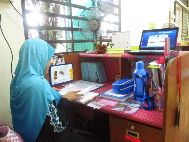 Saya Suka Sekolah Saya Rambutan oh rambutan dalam bilik guru