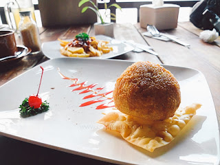 dilon_coffee_eatery_dilon coffee & eatery_review_han yoora_michelle hendra_michimomo_chippeido_endorse_endorsegratis_endorsement_cafe_restaurant_resto_foodies_foodie_foodblogger_blogger_chippeido_chintya_marcheline_march_inijie_instagram_inijiegram_makansampaikenyang_amanda_kohar_merli_jack_magnifico_diary_weirdo_weirdoinpink_pink_secret_love_quotes_poetry_review_culinary_foods_lovefood_instagood_follower_instafollow_photography_tablesituation_potato_chips_tea_green_matcha_ocha_boyfriend_friendship_bf_bae_boo_bei_friend_besties_actor_actrees_chelsea_glen