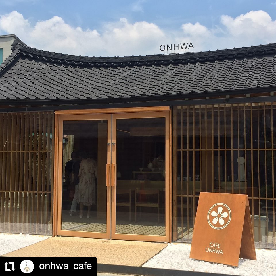 Onhwa คาเฟ่แพนเค้กซูเฟล่ชิค ๆ สไตส์ฮันอก มีหลายสาขาทั่วเกาหลี