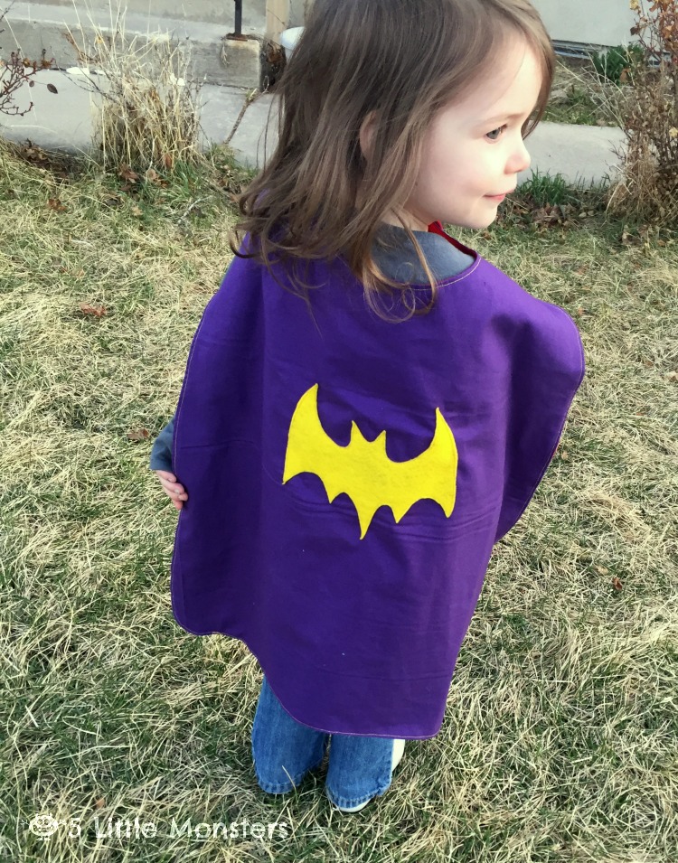 5 Little Monsters Reversible Superhero Capes