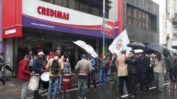 Crisis en Tarjeta Credimas dejó a decenas de empleados sin trabajo Crisis en Tarjeta Credimas dejó a decenas de empleados sin trabajo
