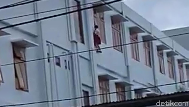 Videonya Viral, Begini Kondisi Bocah yang Jatuh dari Lantai 3 Videonya Viral, Begini Kondisi Bocah yang Jatuh dari Lantai 3