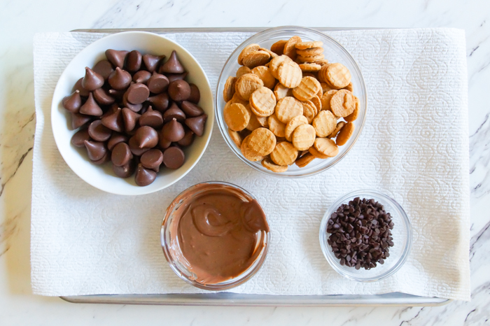 how to make Chocolate Peanut Butter Acorns