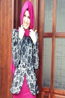 Desain Batik Modern Wanita Muslimah