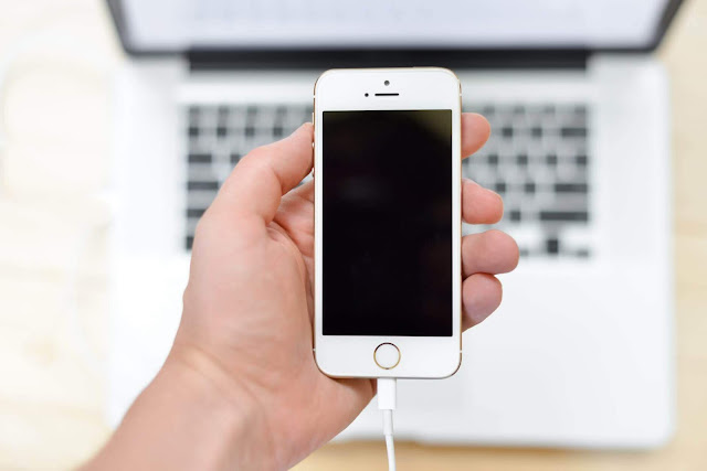 10 things you should never do while charging your smartphone