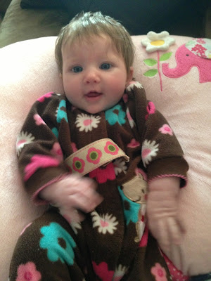 12 Newborn Essentials - list of must-have baby products for your registry. Necessities for bringing your newborn baby home