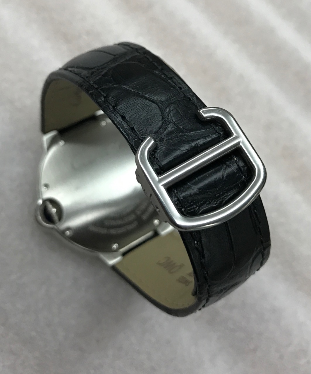 how to change cartier watch strap