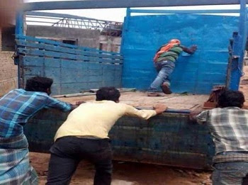 मॉर्डन जमाने की दोस्ती को दिखाती तस्वीरें, जिनकी हरकतें आपकी भी तौबा करवा देंगी | Funny Images Of Modern Peoples Who Lough Everyone funny images of Modern Peoples, Funny Images, Most funny Images, Majedar tasveeren, Mjaedar images, Latest funny images