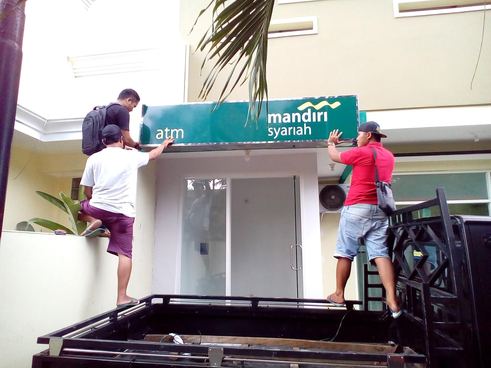 Neonboxbanyuwangi BANYUWANGI PERCETAKAN MURAH