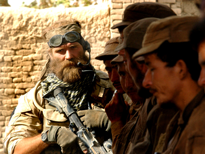 special-forces-soldier-trying-to-teach-afghans.jpg