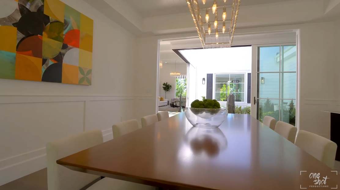 Tour 4639 Balboa Ave, Encino vs. 35 Interior Design Photos