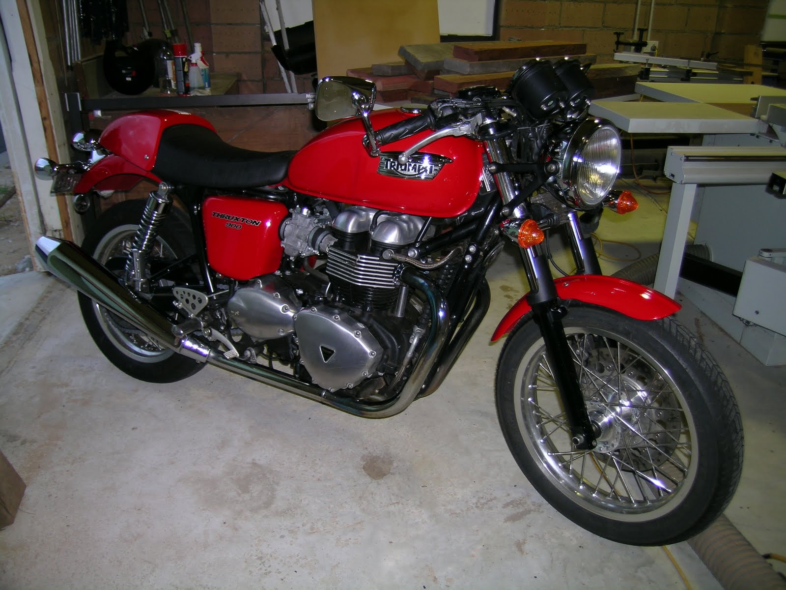 triumph thruxton 900 efi