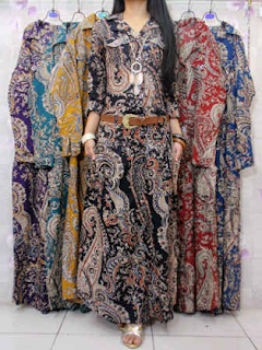 Model baju batik kombinasi renda anggun dan elegan