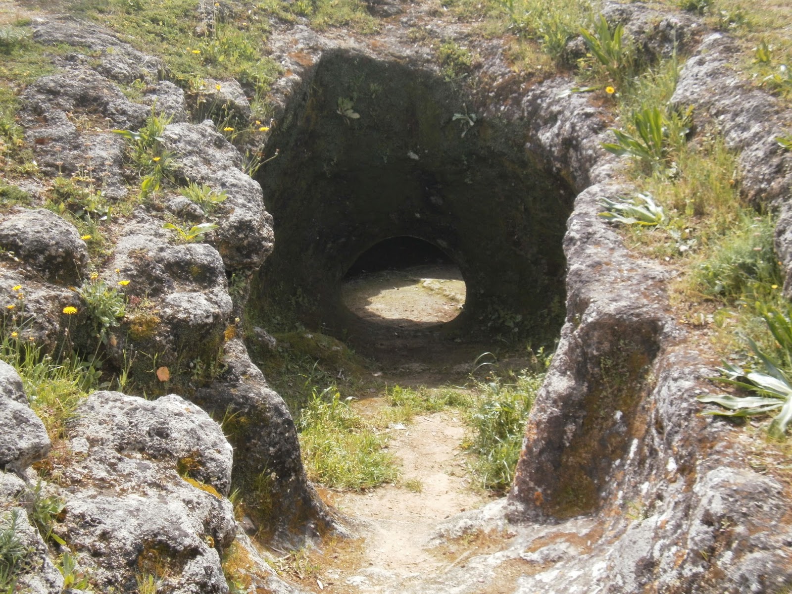 Literatura Sepulturas préhistóricas no concelho de SetúbalQuinta do Anjo