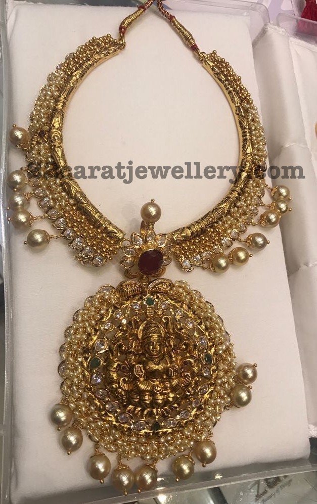 Pachi Work Swirls Choker with Lakshmi Pachi Work Swirls Choker with Lakshmi