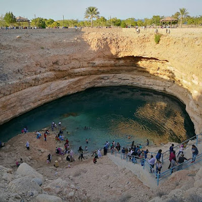 Bimmah sinkhole, Omán