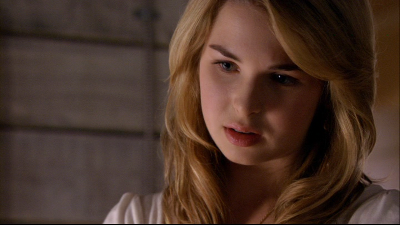 Kirsten Prout as Amanda Bloom in Kyle XY: Season 2 (2007) (51 Screencaps) .
